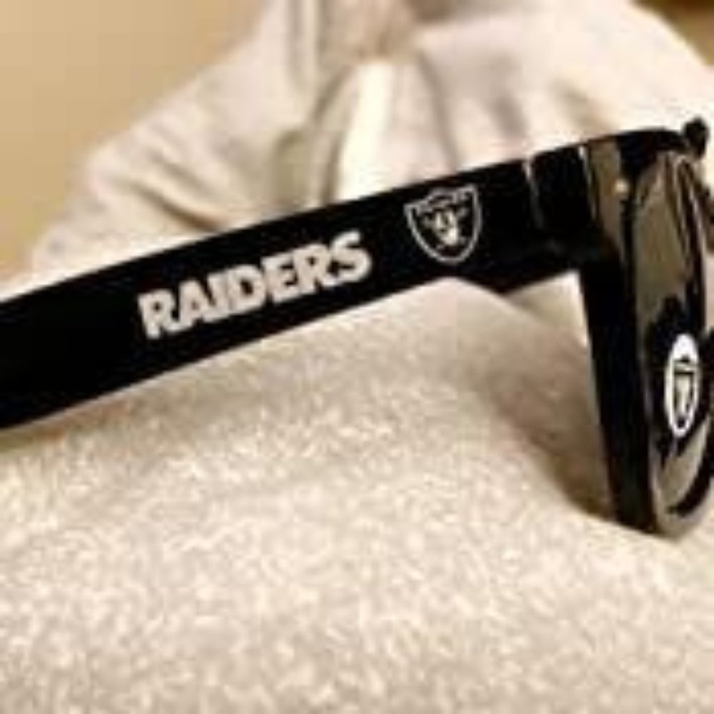 New Raiders Glasses - Picture 1 of 5